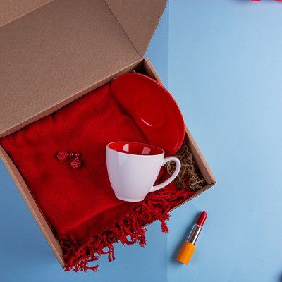Набор подарочный CHERRYFAIRE: шарф, чайная пара, коробка, стружка, красный