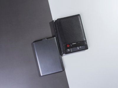 Портмоне с зарядным устройством INE, 3000 mAh, черный